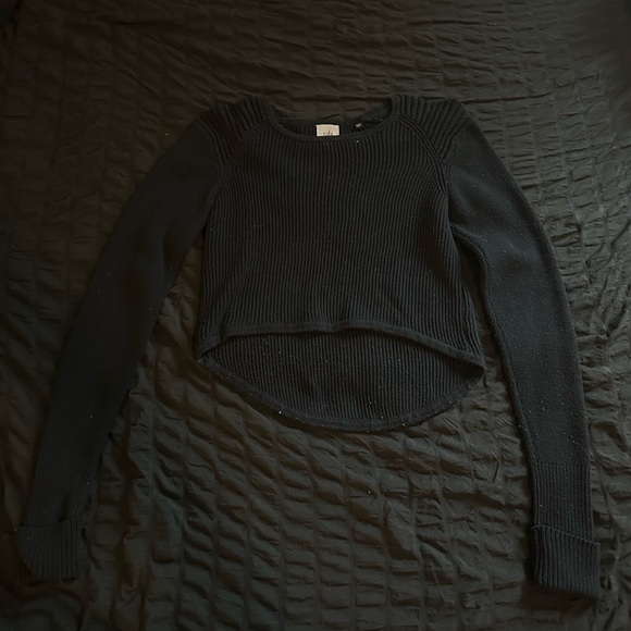 Cute black cropped sweater - Picture 1 of 2